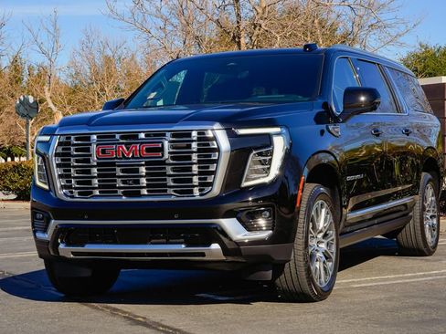 New 2026 GMC Yukon XL Denali w/ Denali Reserve Package image 2