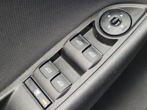 Used 2018 Ford Focus SE FWD image 27