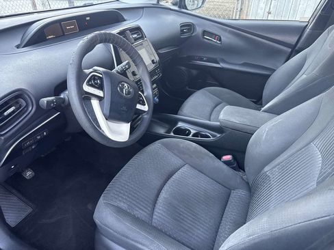 Used 2017 Toyota Prius Two image 10