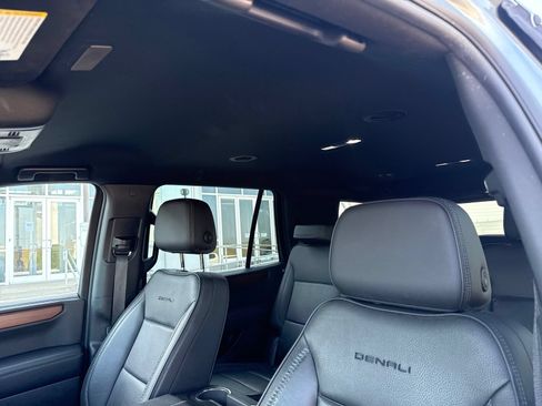Used 2025 GMC Yukon Denali AWD/4WD image 17