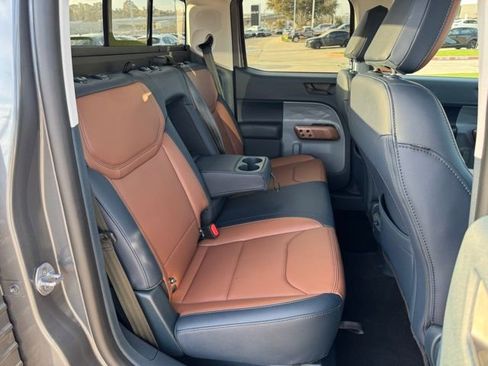 Used 2024 Ford Maverick Lariat image 30