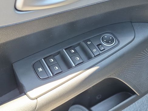 Used 2023 Kia Forte LXS FWD image 15