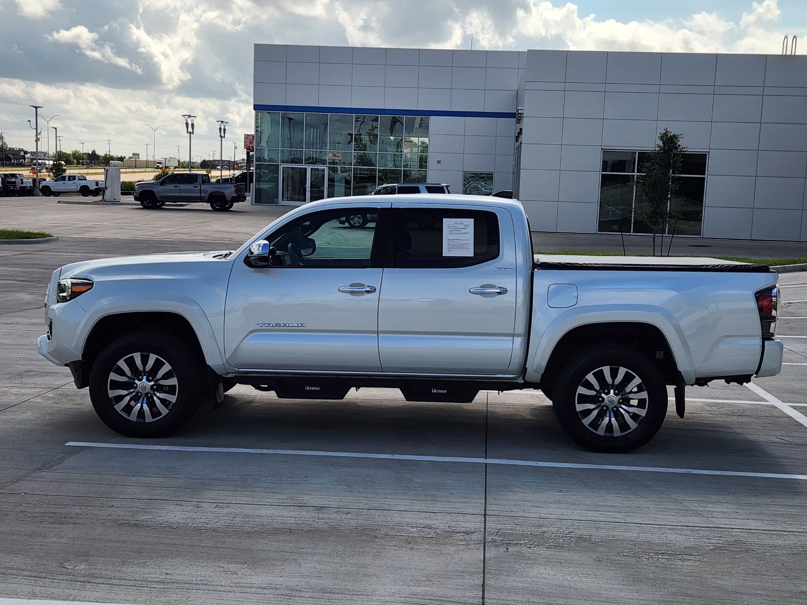 Used 2021 Toyota Tacoma Limited AWD/4WD image 8