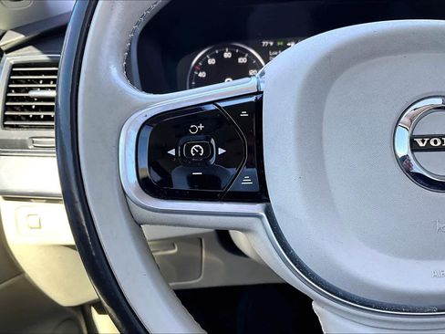 Used 2018 Volvo XC90 T6 Momentum w/ Convenience Package image 24