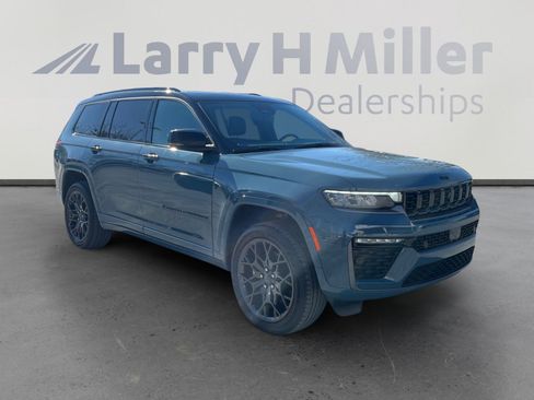 New 2026 Jeep Grand Cherokee L Summit w/ Obsidian Package AWD/4WD image 7