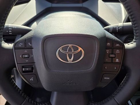 Used 2025 Toyota Prius LE image 19
