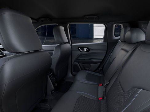 New 2026 Jeep Compass Latitude AWD/4WD image 23