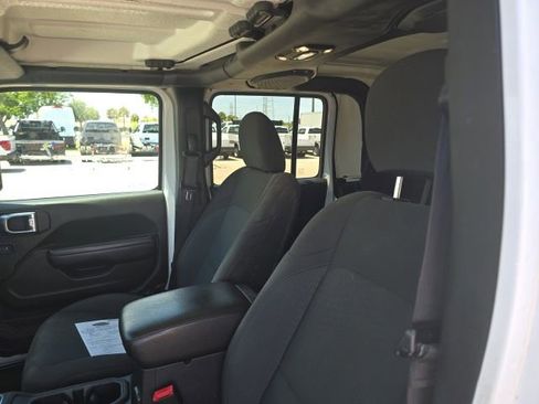 Used 2020 Jeep Gladiator Sport w/ Quick Order Package 24S AWD/4WD image 7