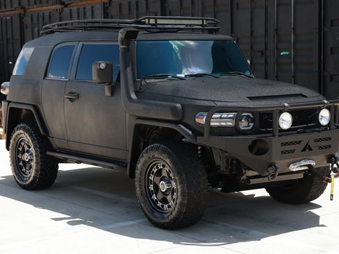 Used 2010 Toyota FJ Cruiser 4WD image 19