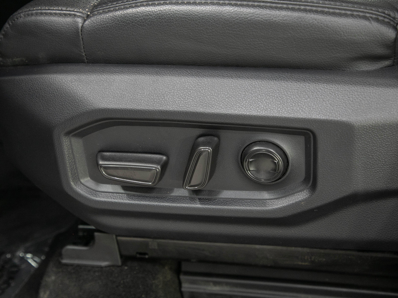 Used 2023 Toyota Tundra Limited AWD/4WD image 23