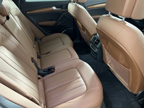 Used 2022 Audi Q5 2.0T Premium w/ Convenience Package image 24