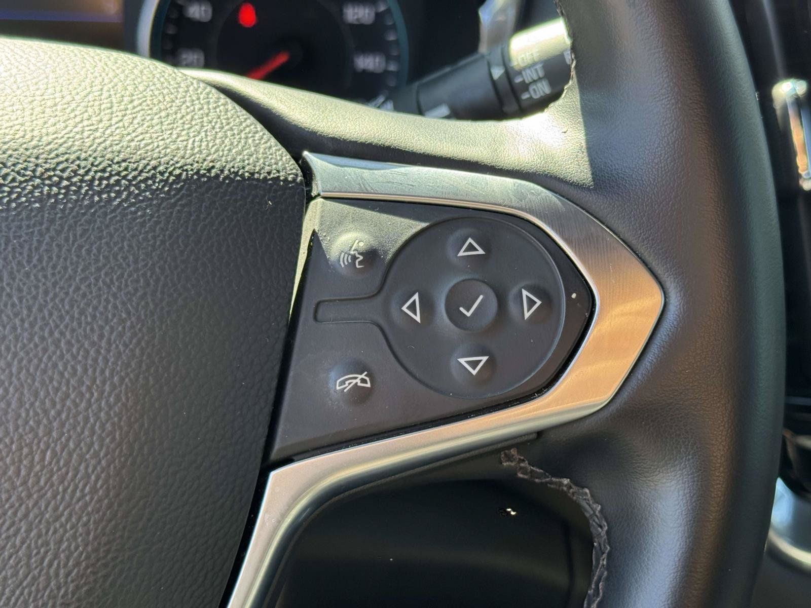 Used 2023 Chevrolet Traverse RS AWD/4WD image 19