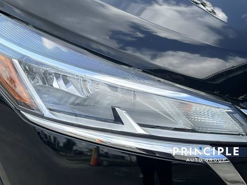 Used 2021 Nissan Kicks S FWD image 6