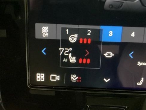 New 2025 Volvo XC40 B5 Ultra w/ Climate Package image 25