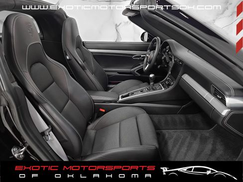 Used 2019 Porsche 911 Targa 4S AWD/4WD image 3