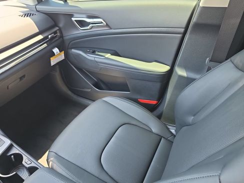 New 2026 Kia Sportage EX AWD/4WD image 16