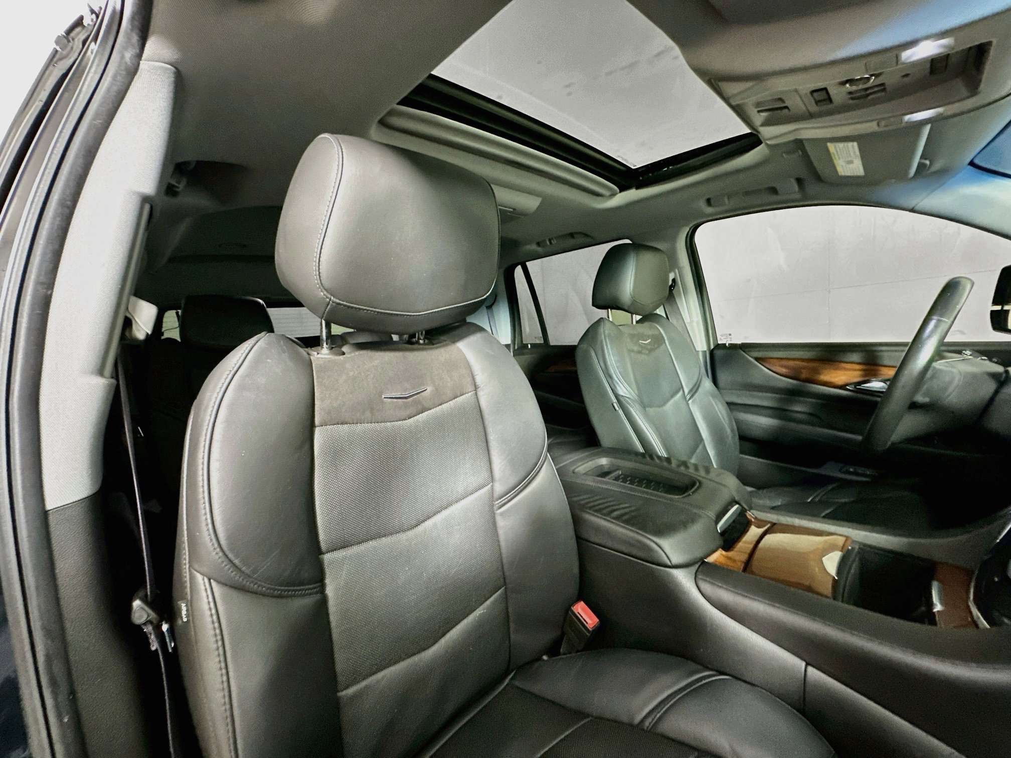 Used 2015 Cadillac Escalade Luxury AWD/4WD image 31