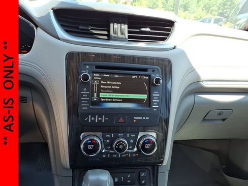 Used 2015 Chevrolet Traverse LT FWD image 12