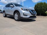 Used 2017 Nissan Rogue SV image 5