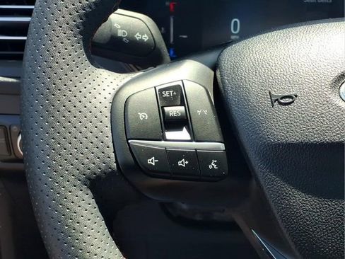 Used 2025 Ford Escape ST-Line Select AWD/4WD image 13