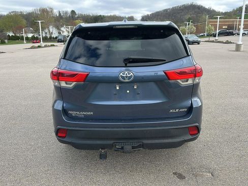 Used 2017 Toyota Highlander XLE image 4