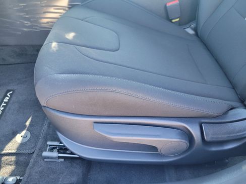 New 2025 Hyundai Elantra SEL image 16