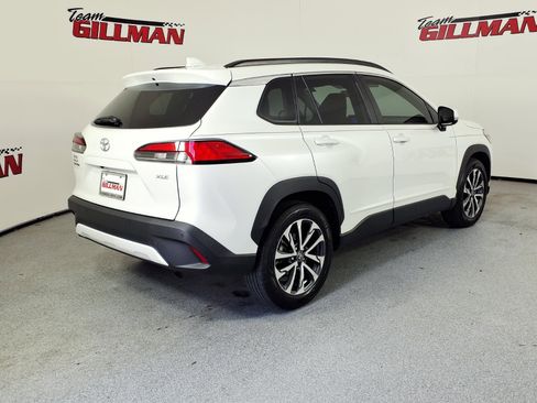 Used 2023 Toyota Corolla Cross XLE w/ Convenience Package image 5