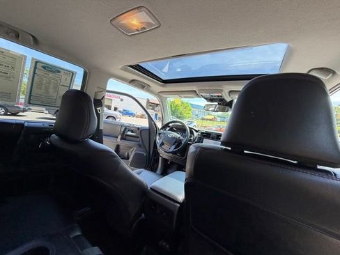 Used 2023 Toyota 4Runner TRD Off-Road Premium w/ Off Road Premium Plus Package AWD/4WD image 31