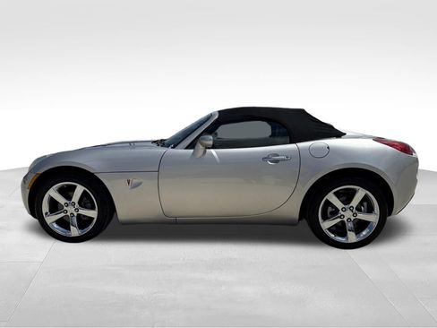 Used 2007 Pontiac Solstice Convertible w/ Premium Package RWD image 8