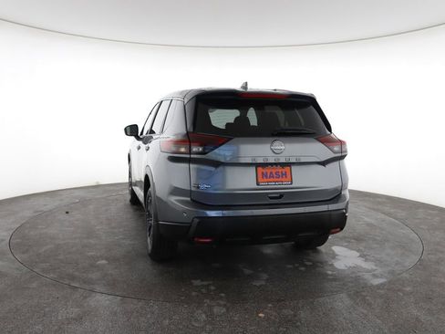 Used 2025 Nissan Rogue SV image 10
