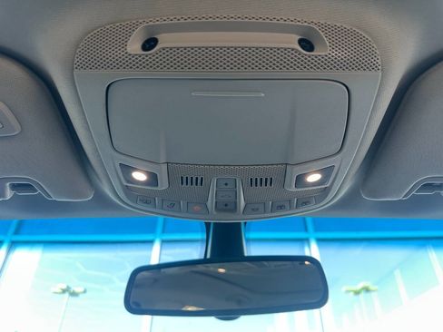 Used 2017 Lincoln Continental Reserve w/ Luxury Package image 28