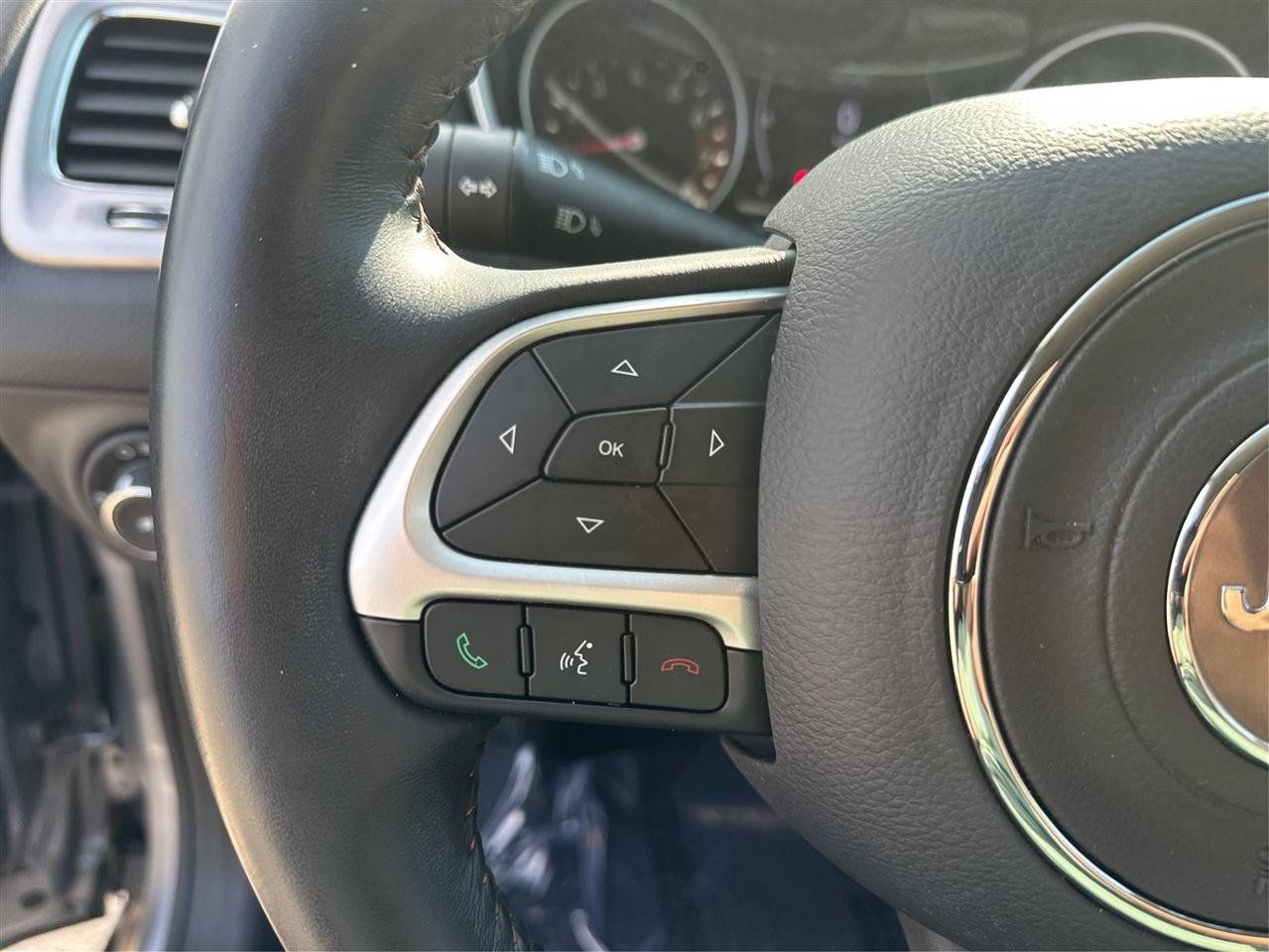 Used 2018 Jeep Compass Latitude AWD/4WD image 31
