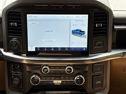 Used 2022 Ford F150 Lariat w/ Trailer Tow Package image 12