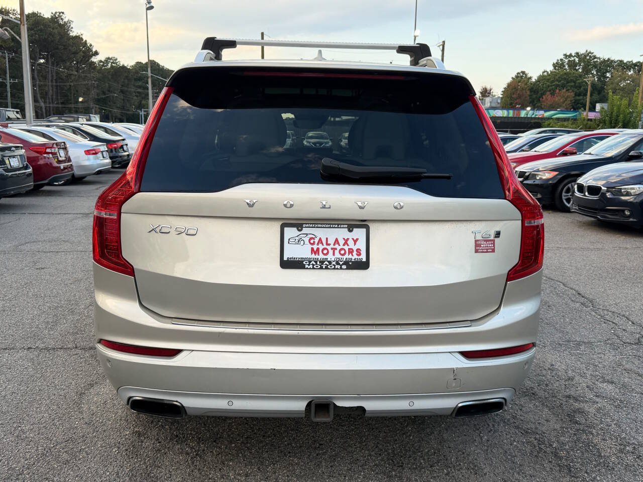 Used 2016 Volvo XC90 T6 Momentum w/ Momentum Plus Package AWD/4WD image 3
