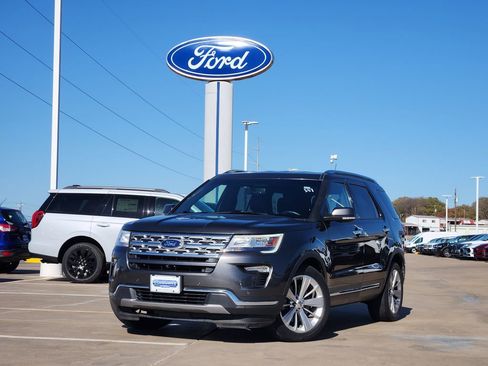 Certified 2019 Ford Explorer Limited w/ Class III Trailer Tow Package image 3