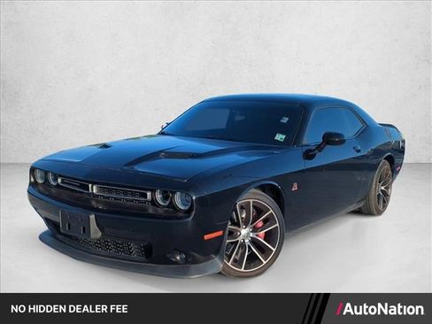 Used 2016 Dodge Challenger R/T Scat Pack RWD image 1