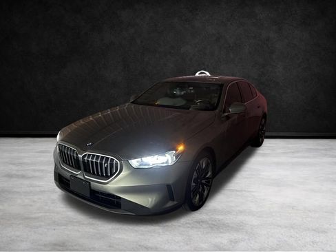 Used 2024 BMW i5 eDrive40i w/ Premium Package RWD image 42