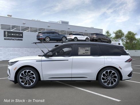 New 2026 Lincoln Nautilus Reserve image 3