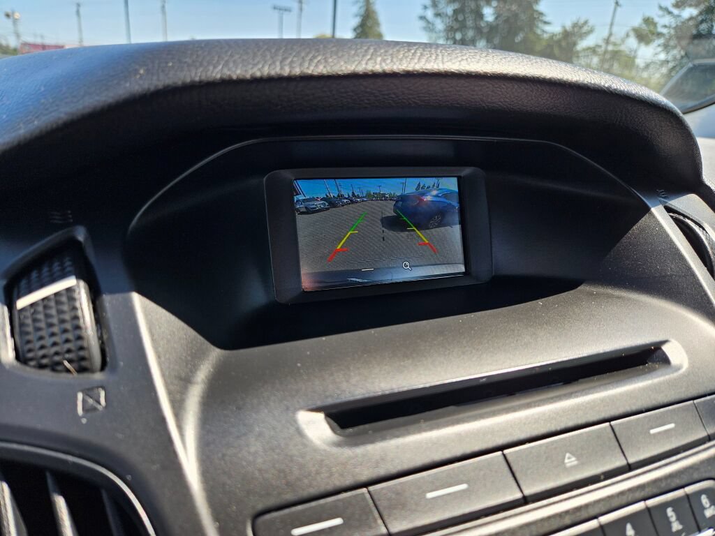 Used 2017 Ford Focus SE FWD image 27