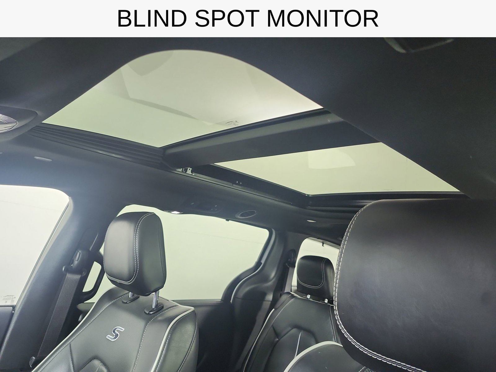 Used 2025 Chrysler Pacifica Limited FWD image 18