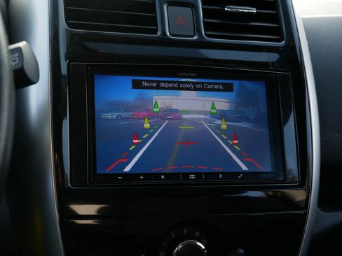 Used 2018 Nissan Versa Note SV image 27