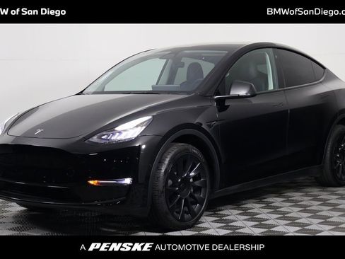 Used 2022 Tesla Model Y Long Range image 1