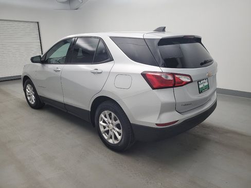 Used 2019 Chevrolet Equinox LS w/ LS Convenience Package FWD image 3