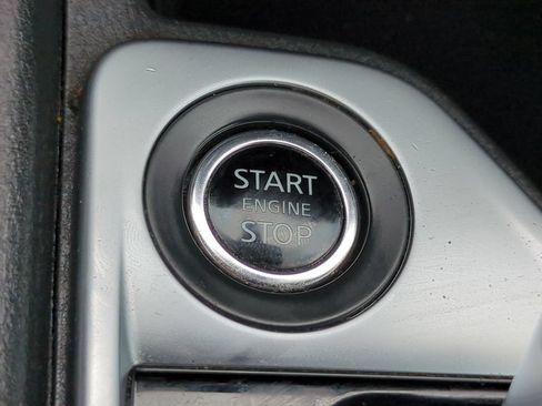 Certified 2025 Nissan Sentra SR FWD image 25