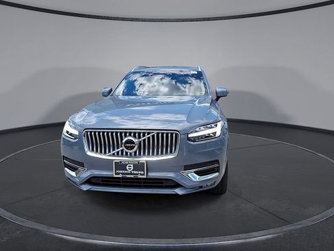 Used 2023 Volvo XC90 B6 Plus AWD/4WD image 4