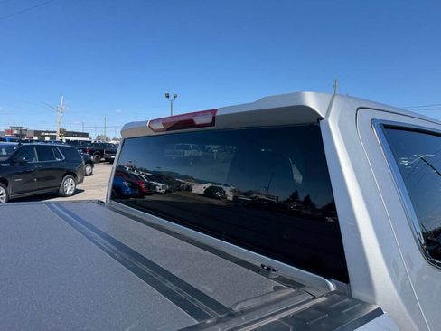 Used 2022 GMC Sierra 1500 SLT w/ SLT Convenience Package AWD/4WD image 29