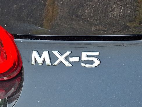 Used 2025 MAZDA MX-5 Miata RF Grand Touring RWD image 16