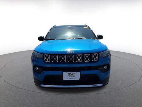 Used 2025 Jeep Compass Limited AWD/4WD image 4