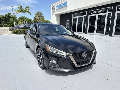 Used 2020 Nissan Altima 2.5 SR FWD image 7