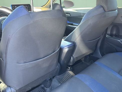 Used 2021 Toyota C-HR XLE image 21